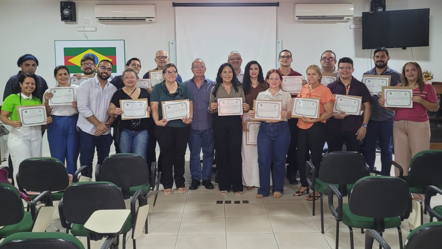 NUMA entrega certificados do curso de Especialização em Zoneamento Ambiental Municipal para servidores de Barcarena